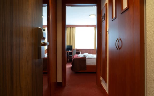 Hotel Tristar - photo 5