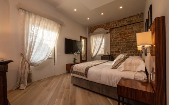 Donati Luxury Tower Suites - photo 3