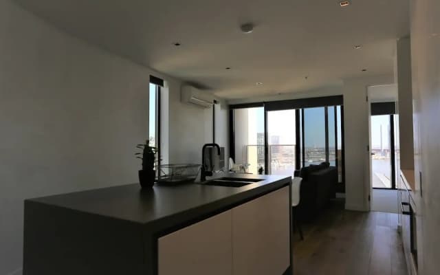 ReadySet Apartments at Stadium - photo 3