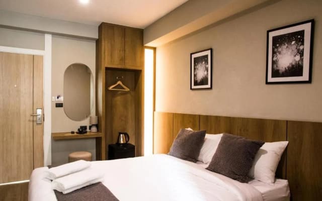 B Stay Hotel - photo 5