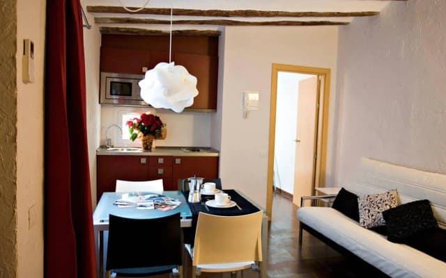 Feel Good Apartments Ciutat Vella - photo 2