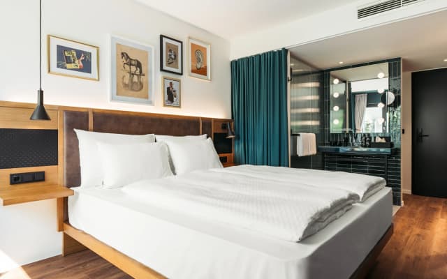 Hotel Schani UNO City - photo 3