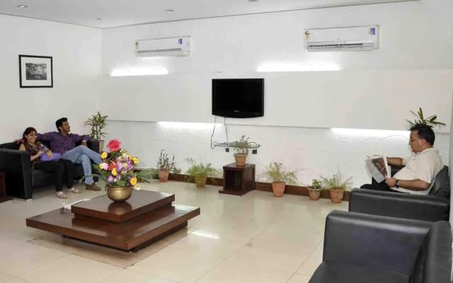 Hotel Sarthak Palace - photo 2