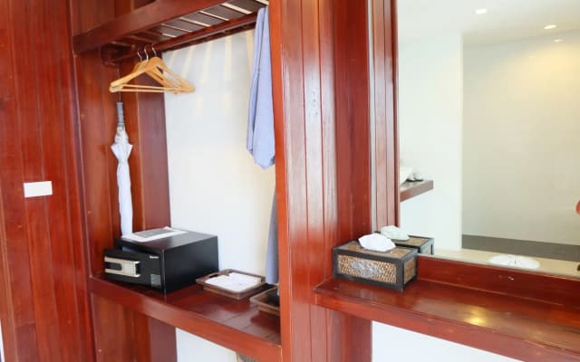 Howard Johnson by Wyndham Phuket Naiyang - photo 5