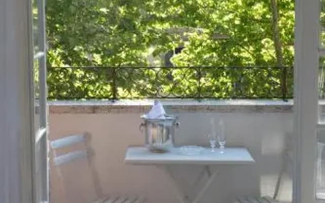 Gatsby Guest House - photo 2