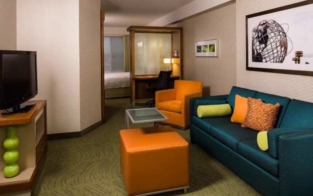 Springhill Suites New York Laguardia Airport - photo 4