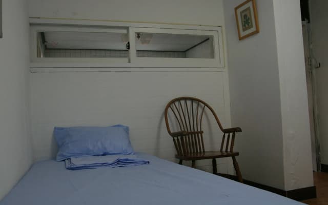 Poet Guesthouse - photo 4