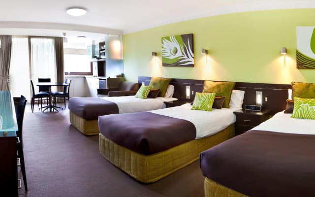 Hyde Park Inn - photo 3