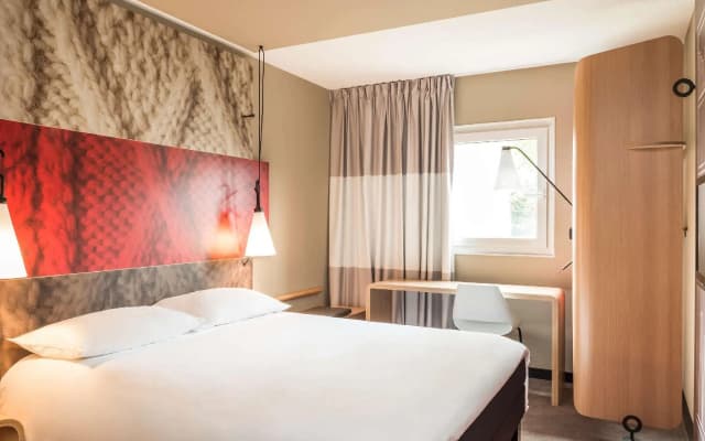 Ibis Paris Canal Saint Martin - photo 4