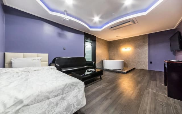Hotel Bally - photo 2