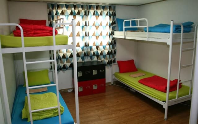 Zzzip Guest House - Hostel - photo 5