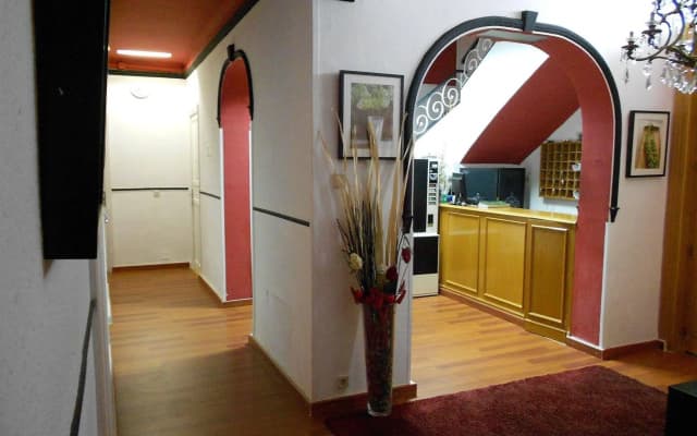 Hostal Valencia - photo 2