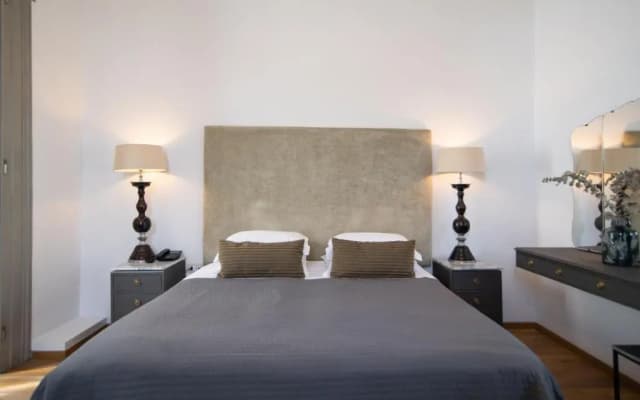 Emporikon Athens Hotel - photo 4