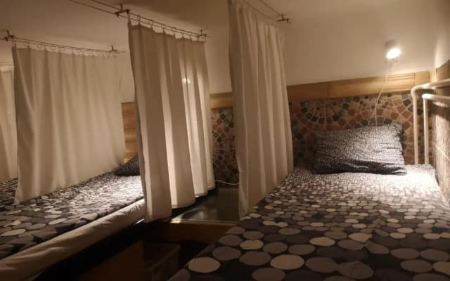 Locomotive Light Hostel  Apartments - photo 5