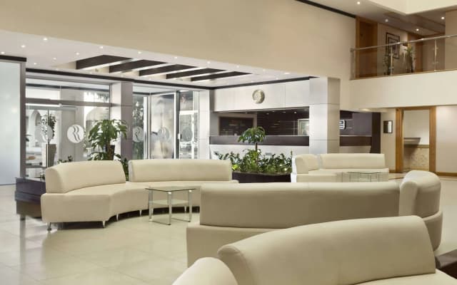 Ramada by Wyndham Qurum Beach - photo 2