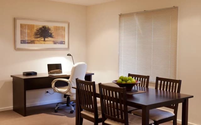 Quality Suites Beaumont Kew - photo 4