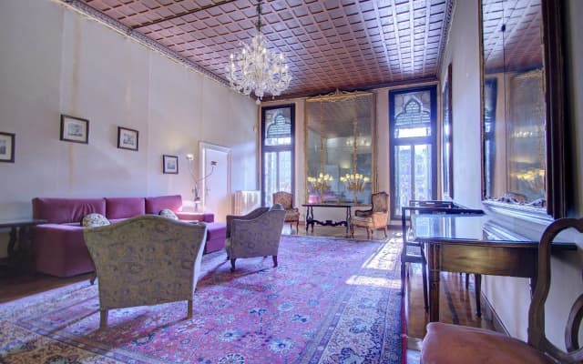 PANORAMIC 9 WINDOWS OVER GRANDCANAL, 3 bed, 2 bath - photo 2