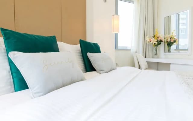 Maison Privee - Luxury Urban Retreat w/ Burj Khalifa Views - photo 4