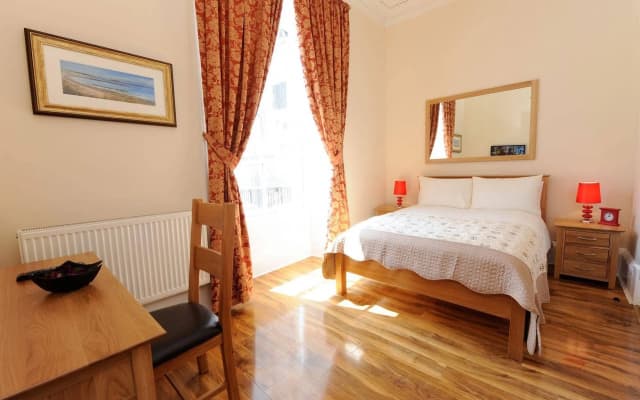 Edinburgh City Suites - photo 3