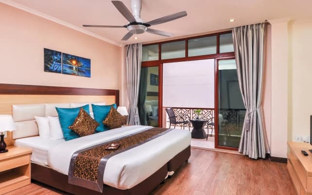Triton Beach Hotel & Spa - photo 3