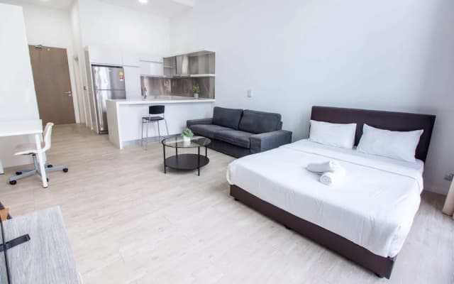 M City Apartment - photo 5