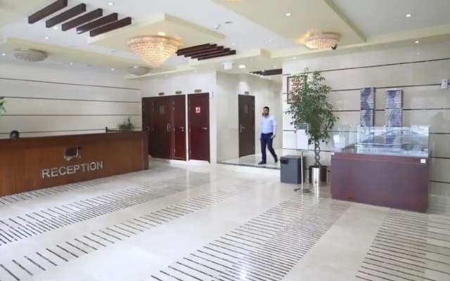 High Floor Two Bedroom Apartment - photo 2