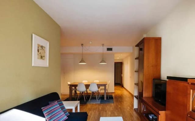 Comfortable 4 rooms 2Bath w balcony - photo 4