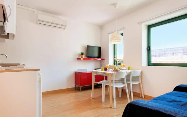 Inside Barcelona Apartments Vidreria - photo 2