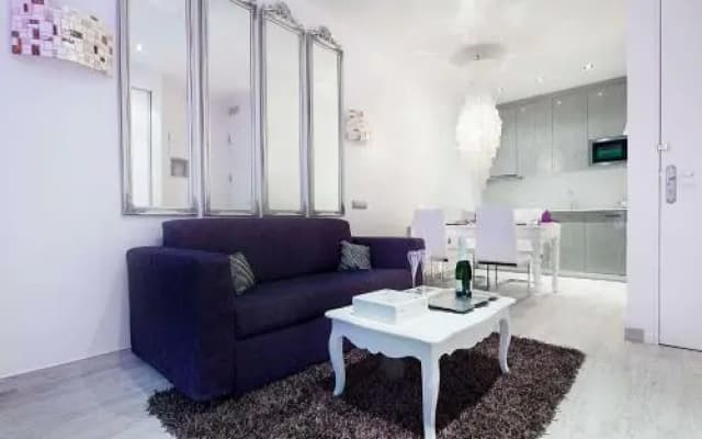 Romantic Barcelona Apartment - photo 4