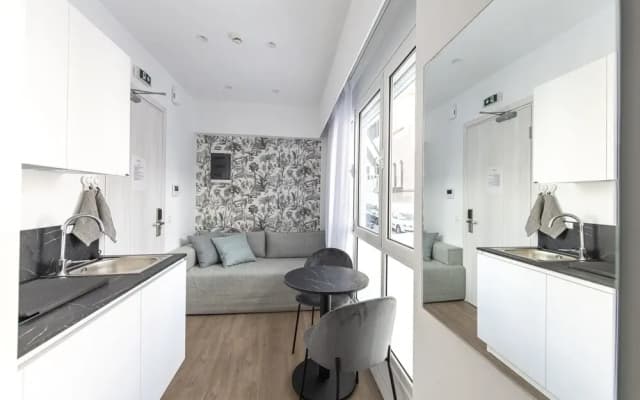 Phaedrus Living Exec Kriel Suites 101 - photo 2