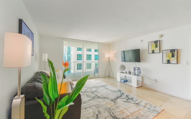 Brickell Bay 3318 - photo 4