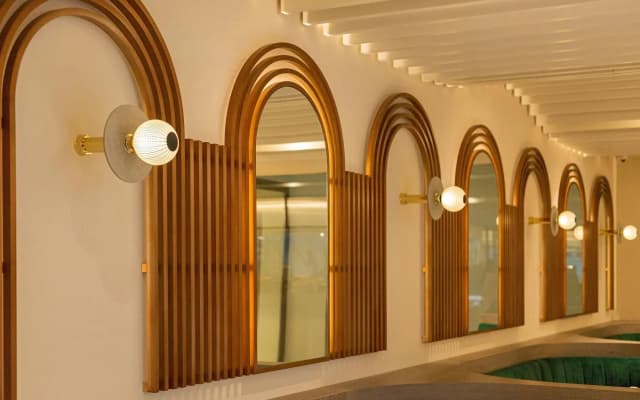 Luster Hotel - photo 2