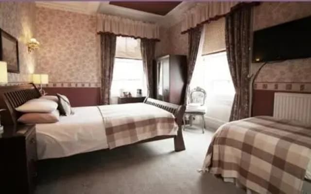 Priory Lodge - photo 5