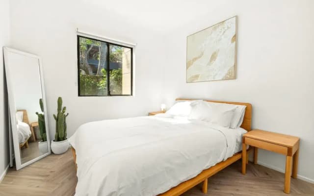 Spacious 2-bed, 2-bath Moments From Avalon Beach - photo 4