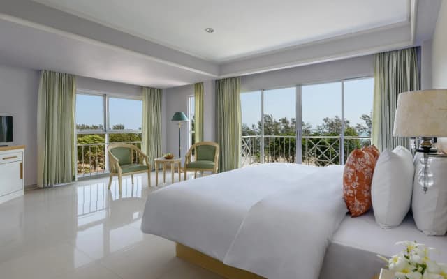 Seapine Beach Golf and Resort Hua Hin - photo 2