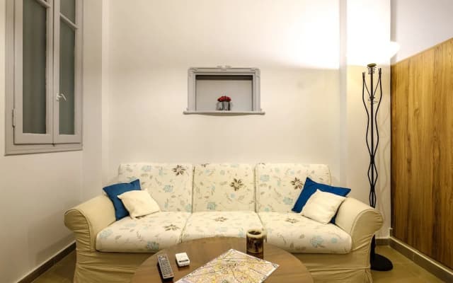 Welcoming Koukaki Hideaway by Cloudkeys - photo 2