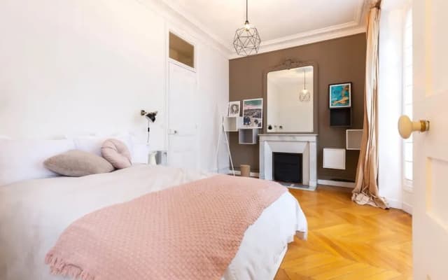Chic Grenelle 3 Bedroom Apartment in Paris - photo 5