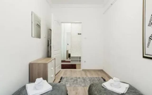 NY7 Apartment in downtown - photo 2