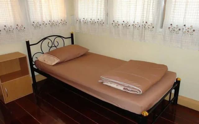 Baan Sathorn Backpacker Hostel - photo 3