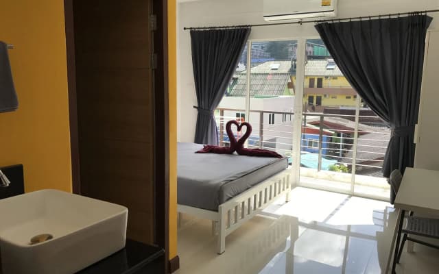 Bedbox Guesthouse & Hostel - photo 2