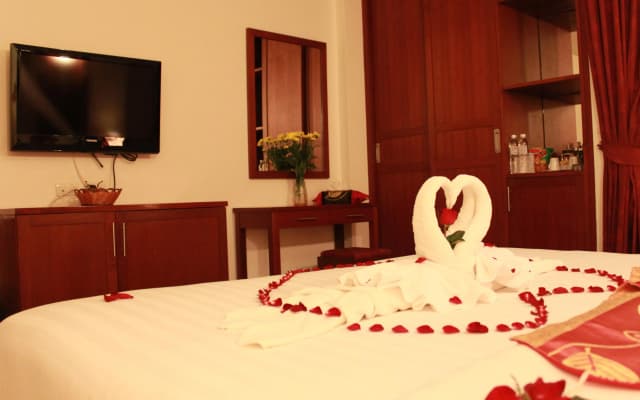 Patong Hemingway's Hotel - photo 3