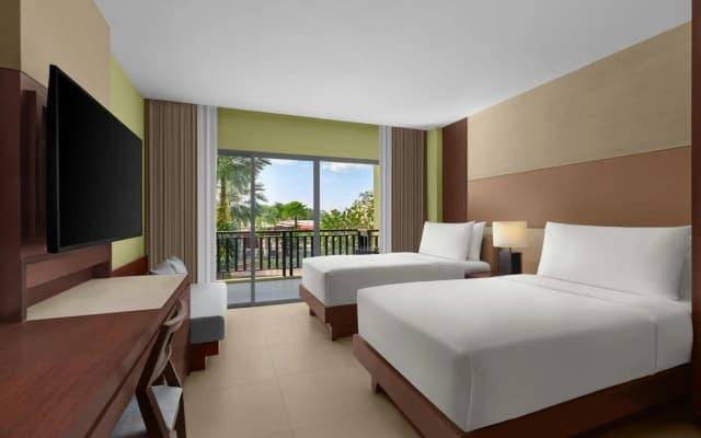 Courtyard by Marriott Phuket, Patong Beach Resort - photo 4