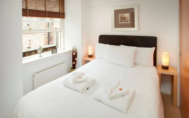 St. Giles Apartment - photo 3