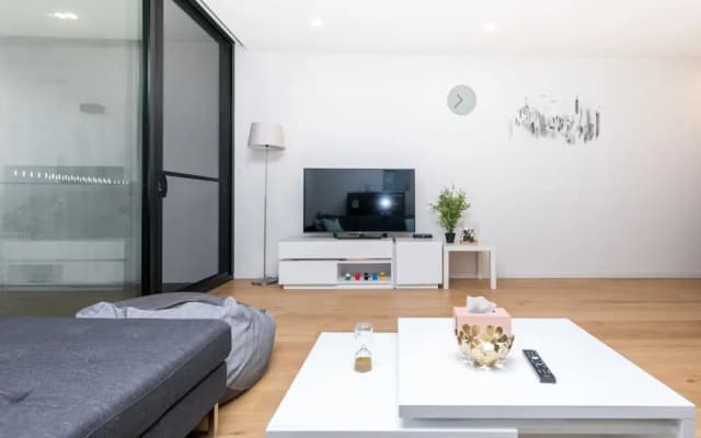 Spacious Bright Apartment - photo 5
