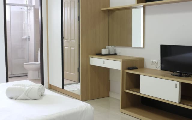 Beehive Phuket Old Town - Hostel - photo 3