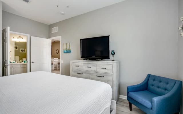 5000 Cayview Ave #203 - photo 3