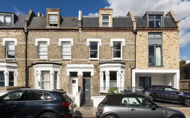 The Spacious Fulham Apartment - FOI - photo 4