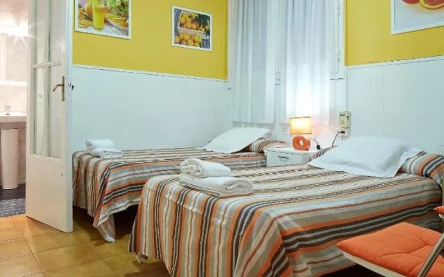 Hostal Valls - photo 2