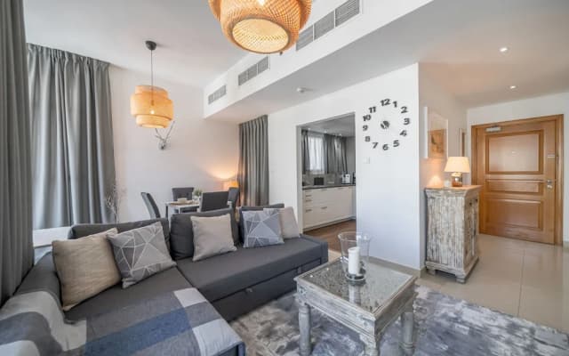 Luton Vacation Homes - Marina Residence - photo 3