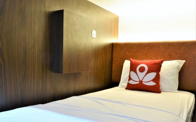 ZEN Rooms Duta Merlin - photo 4